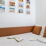 Tevi Apartment Warna