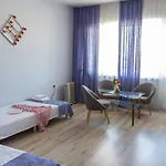 Apartment Tevi Warna