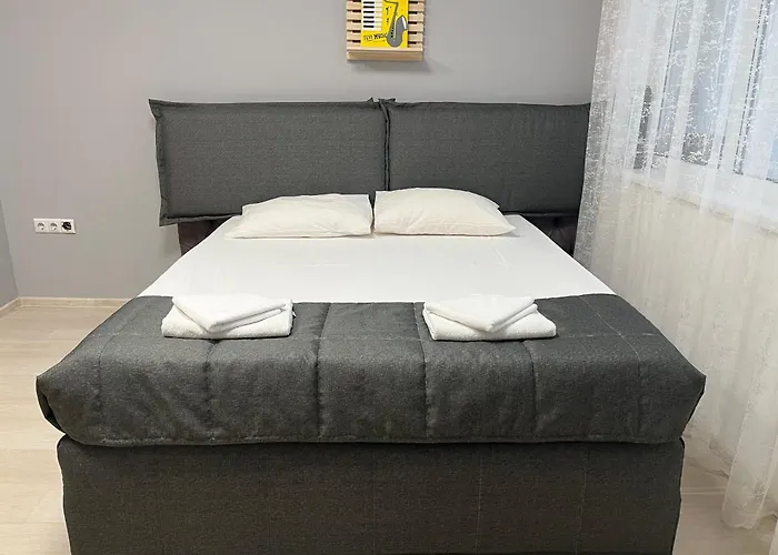 Apartment Tevi Warna