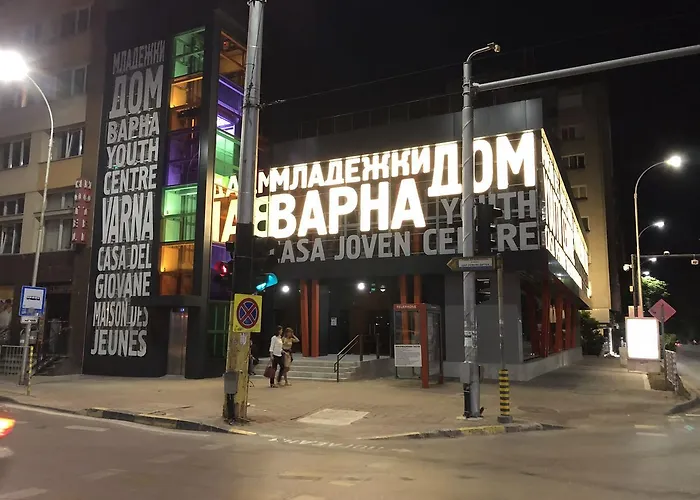 Tevi Apartment Warna